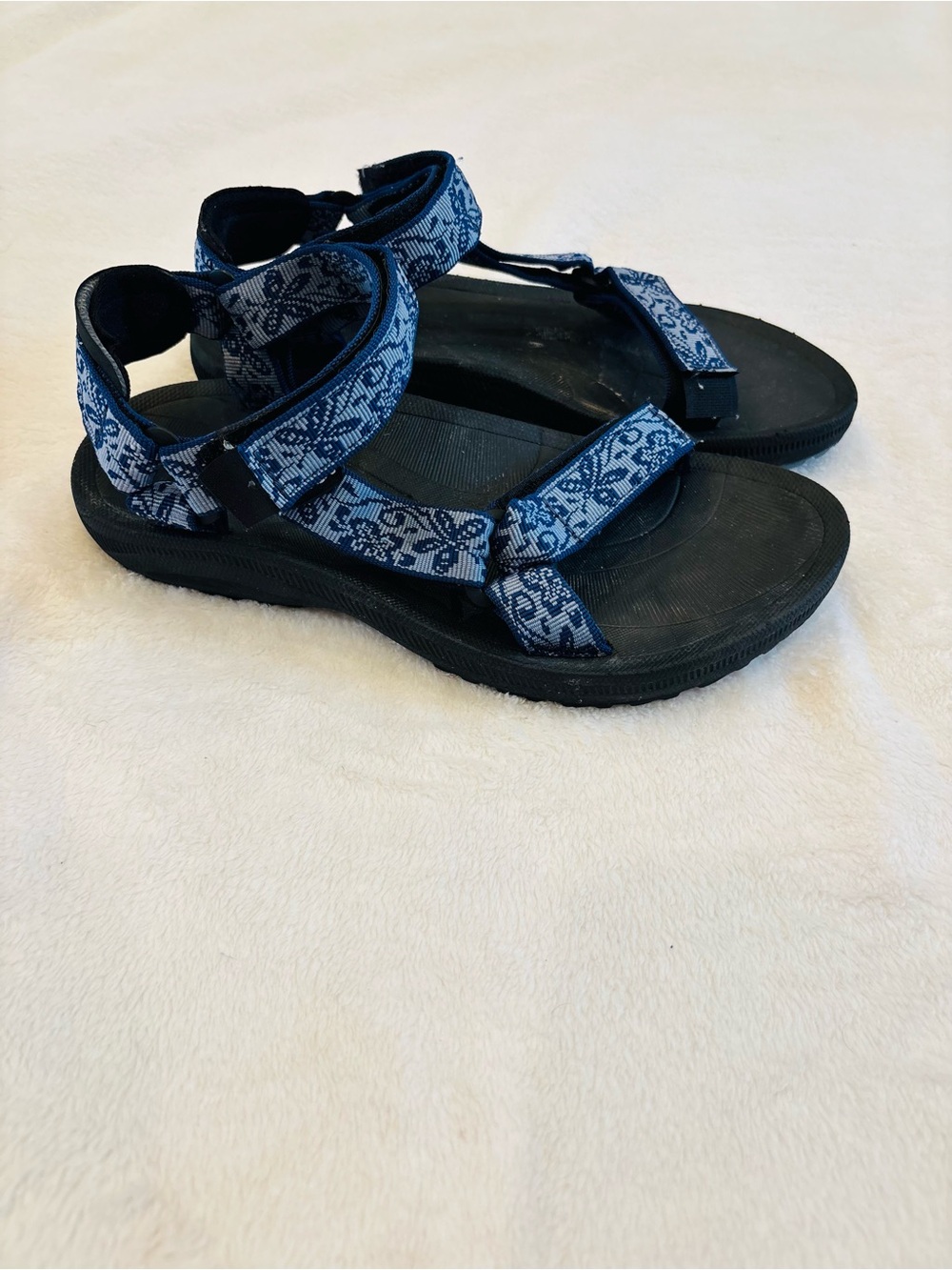 Teva Blue Patterned Women’s Adjustable Strap Sandals size 7